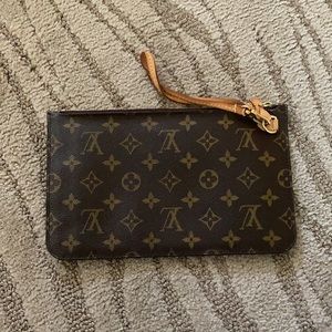 Louis Vuitton Neverfull Pochette